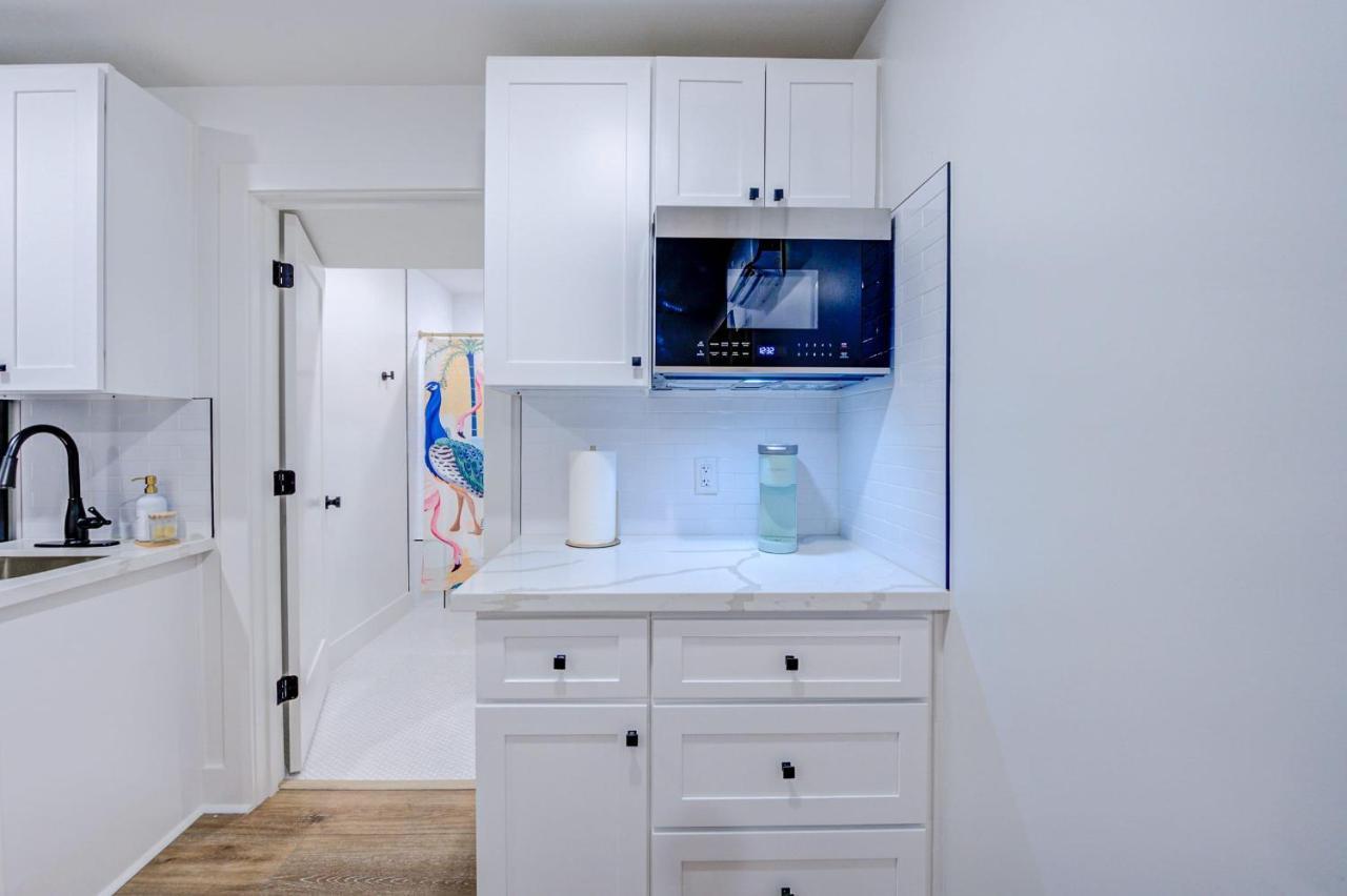 Utopia Studio Apartment Галвестон Экстерьер фото